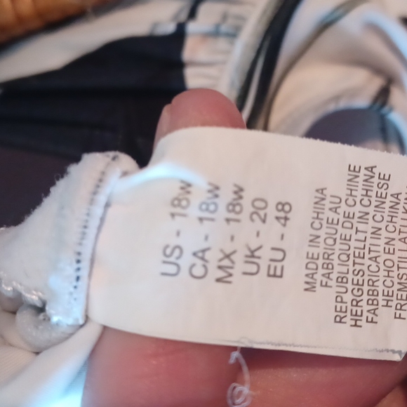 La Blanka Bathingsuit / Tank Top - Picture 6 of 6